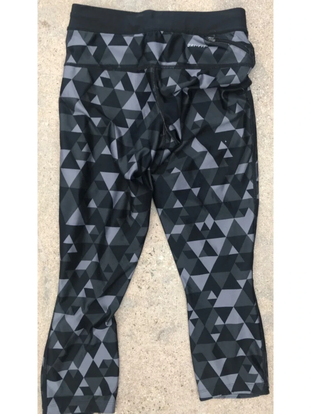 Nike Womens Running Yoga Training Capri Tights Dri-Fit Triangle Print S Grey/Blk